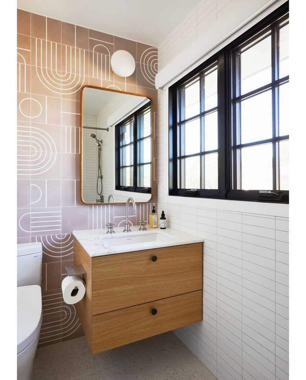 accent wall in bathroom ideas