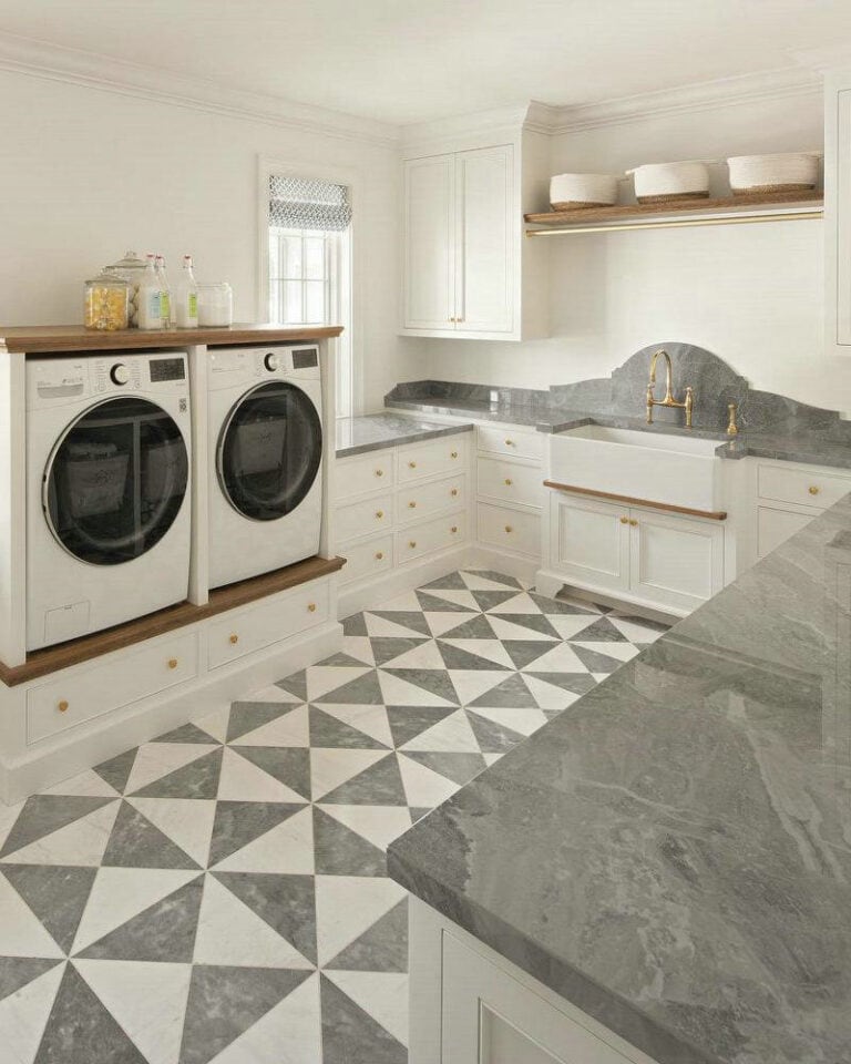 kitchen and laundry room floor plans feature