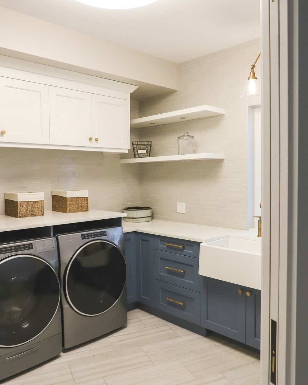 laundry room black