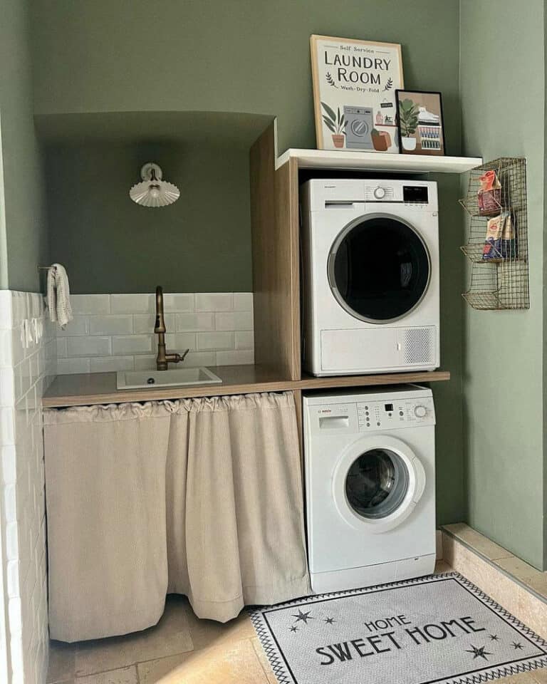 small laundromat layout feature