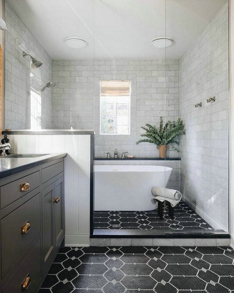 black penny tile with black grout feature