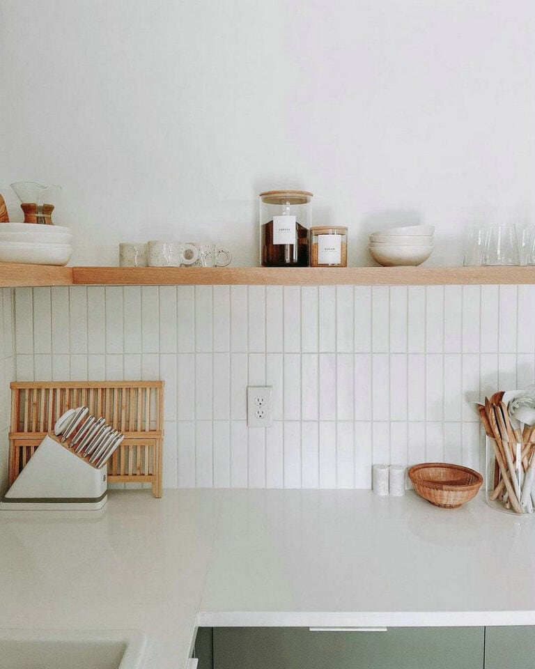 vertical stack backsplash feature