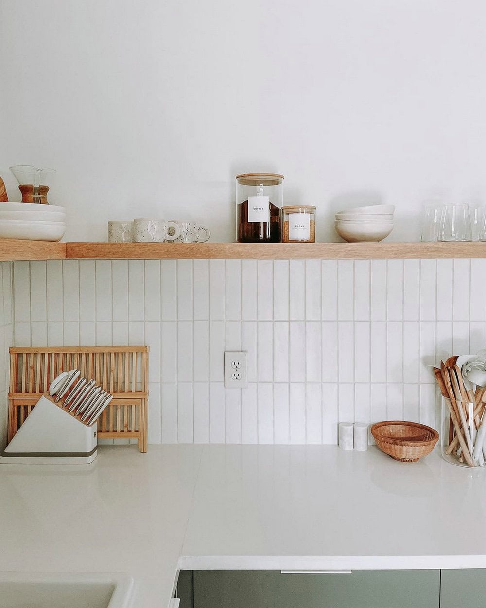 vertical stack backsplash