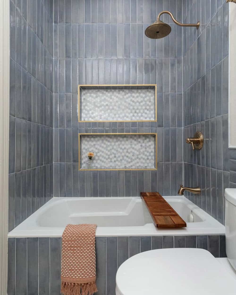 vertical stacked tile pattern