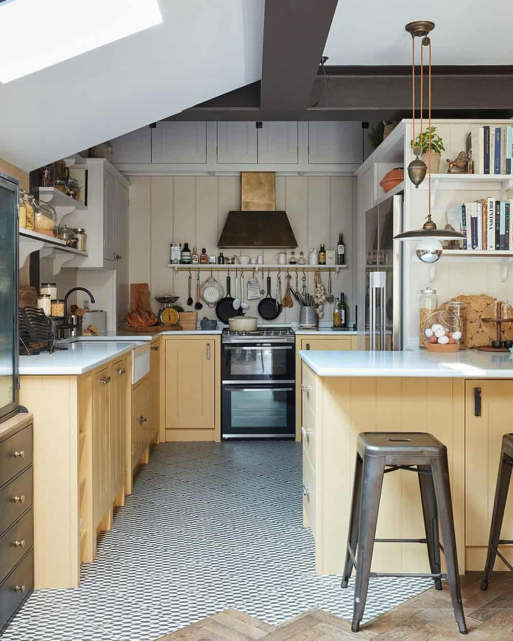 small kitchen tile ideas