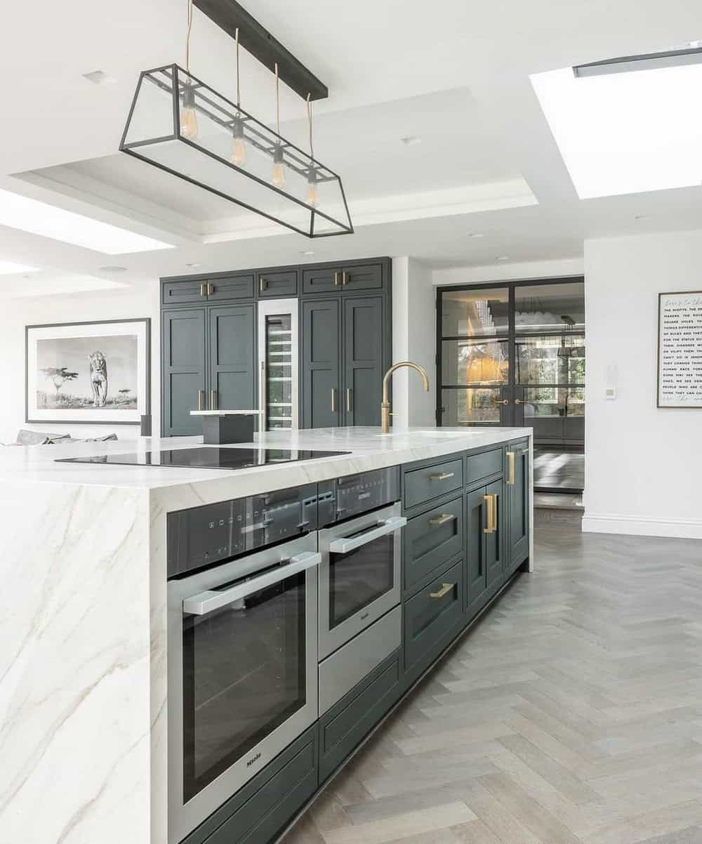 wall color for gray kitchen cabinets