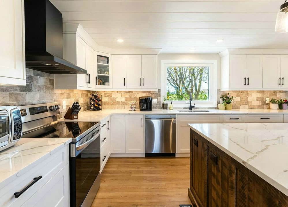 backsplash around kitchen window