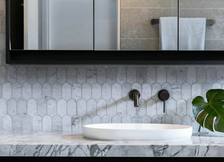 backsplash ideas for dark cabinets