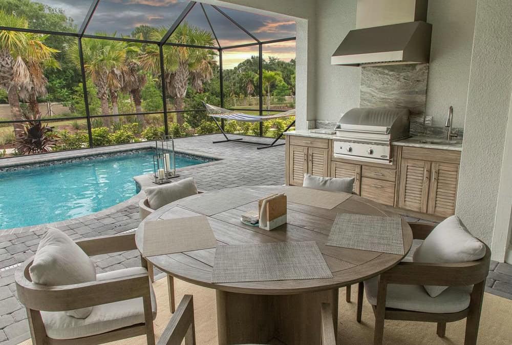 outdoor grill backsplash