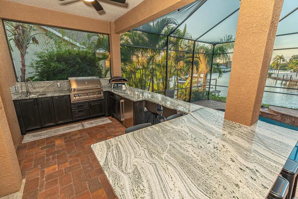 grill backsplash