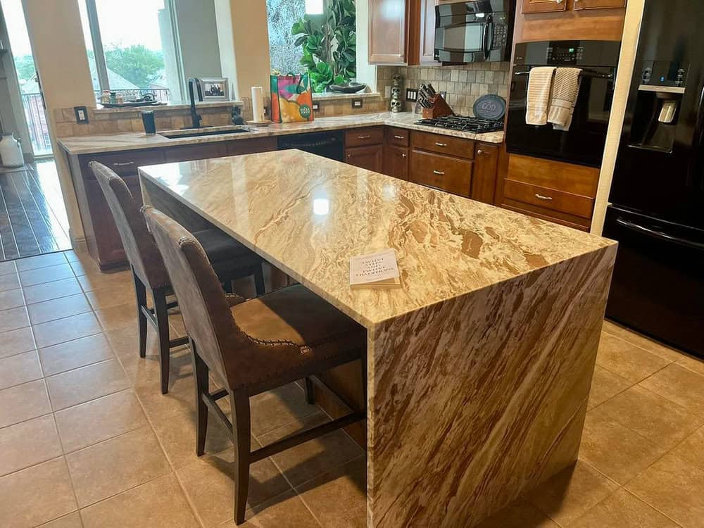 what color cabinets go with fantasy brown granite