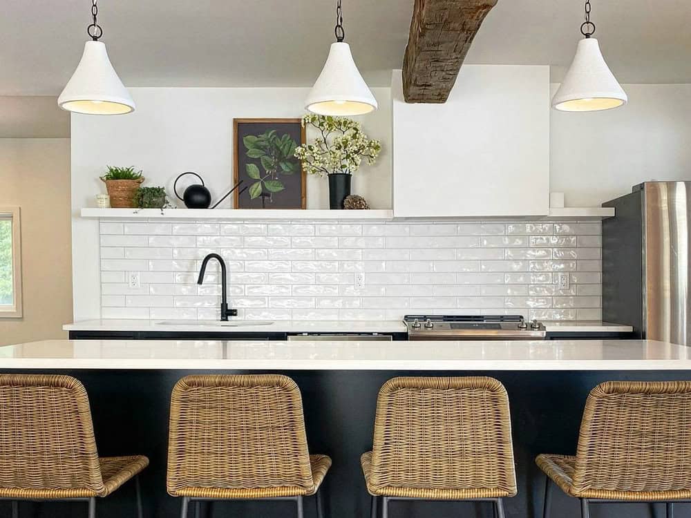 kitchen backsplash white countertop