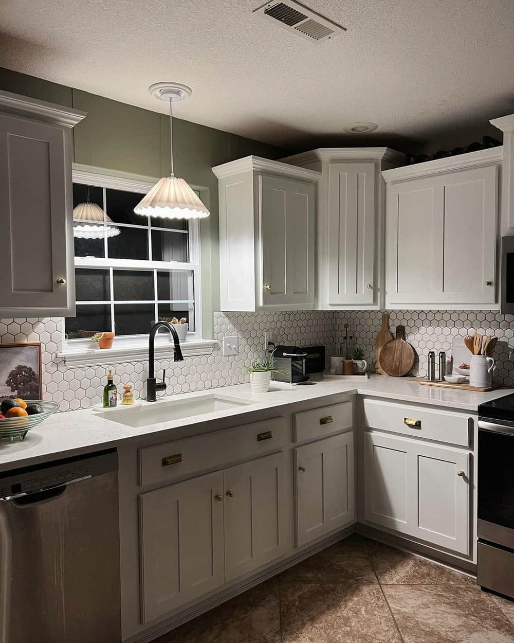 backsplash tile ideas for white cabinets