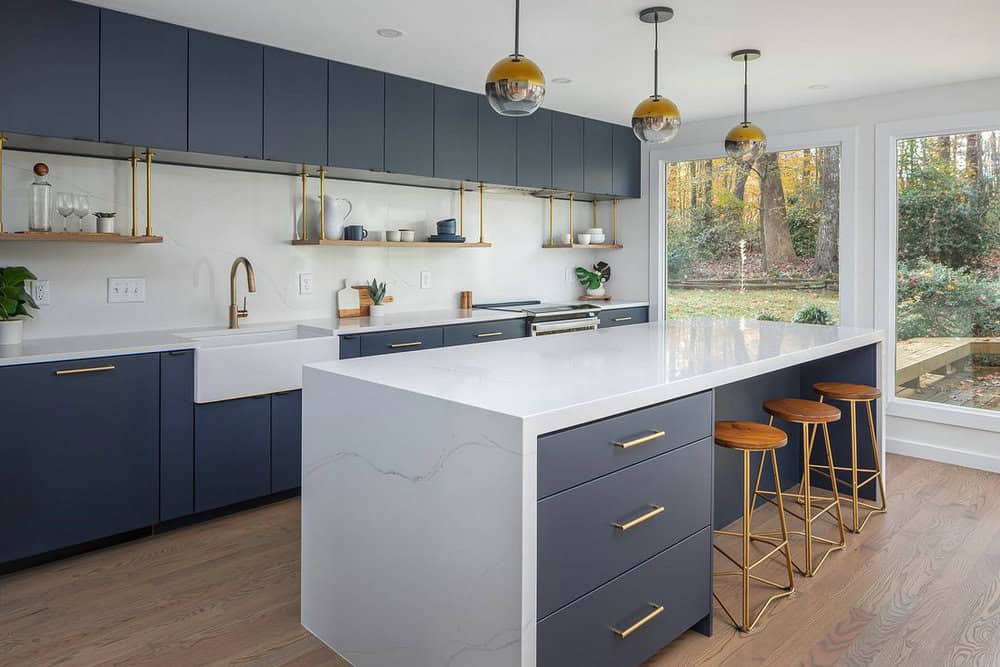 blue and white backsplash kitchen