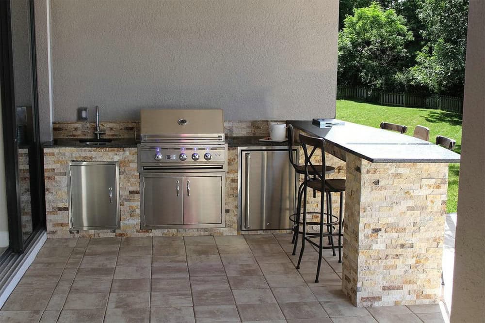 outdoor kitchen with tile