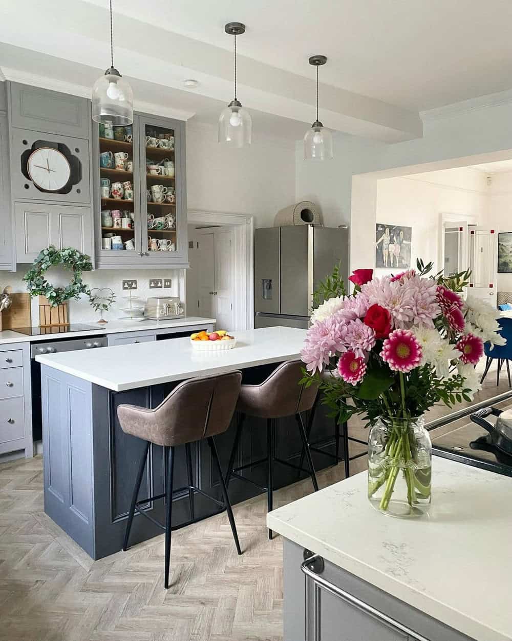 combined kitchen dining room