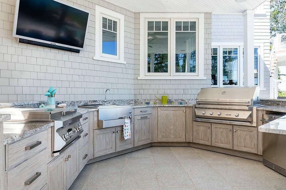 outdoor backsplash