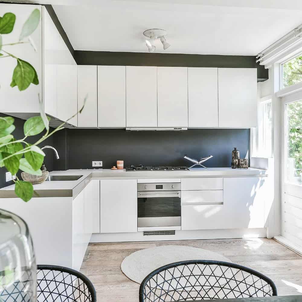 tile backsplash for white cabinets