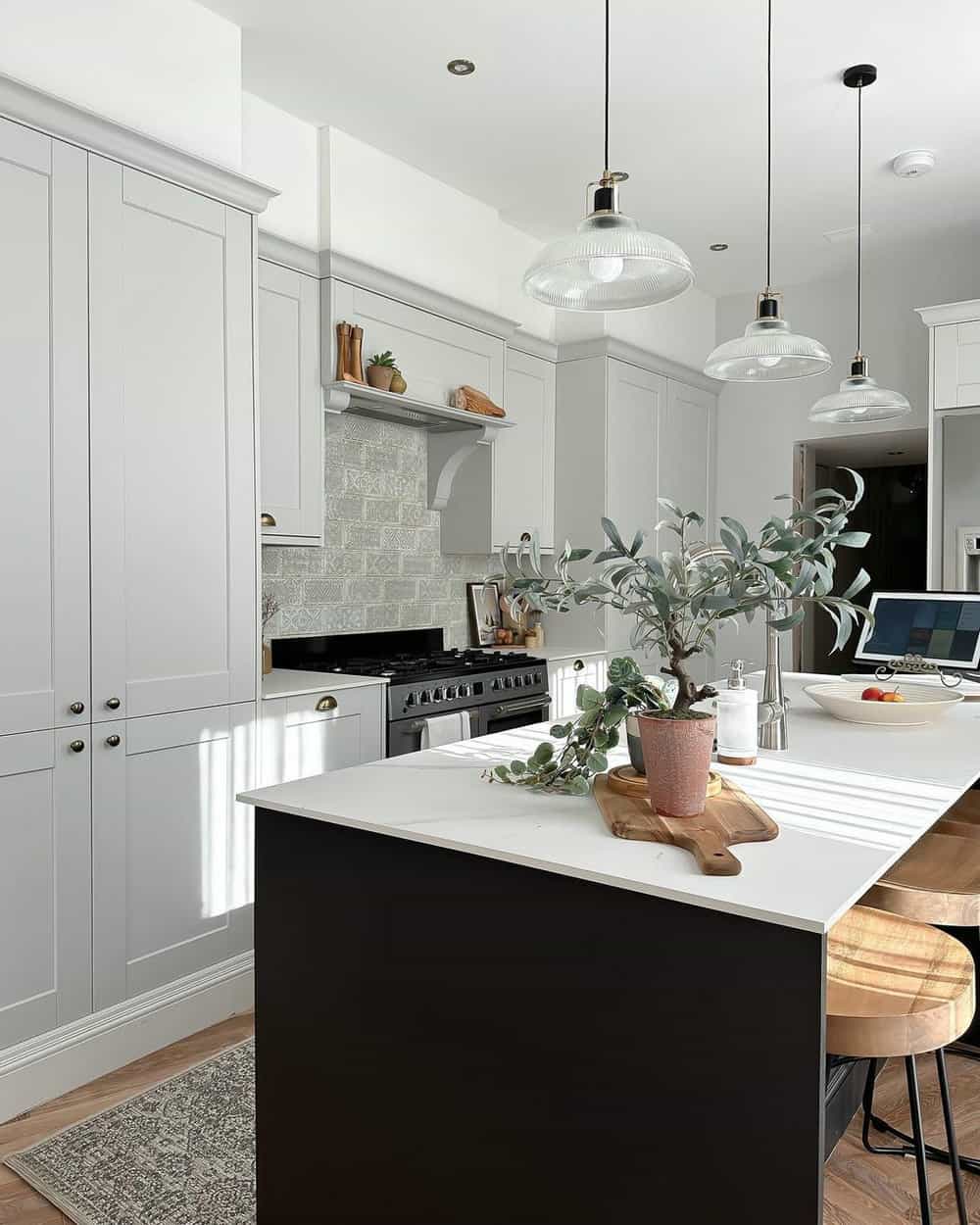 backsplash in white kitchen ideas