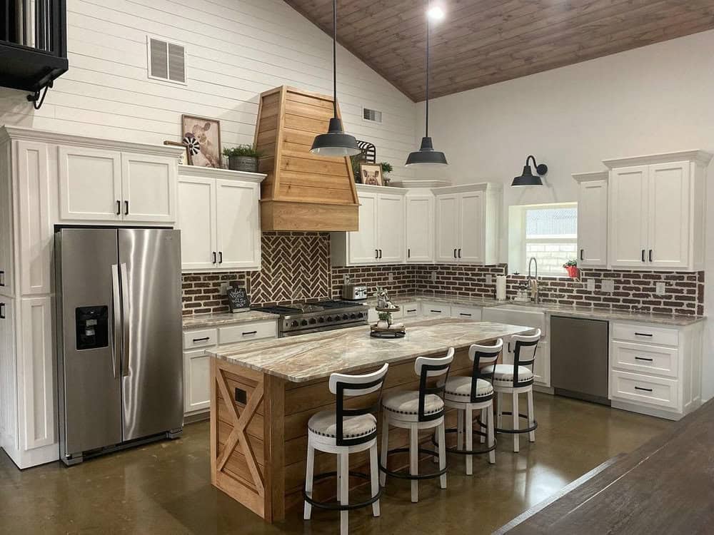 backsplash with fantasy brown granite