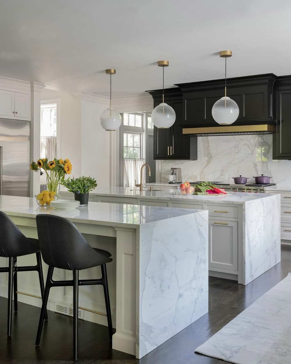 white backsplash with white countertops