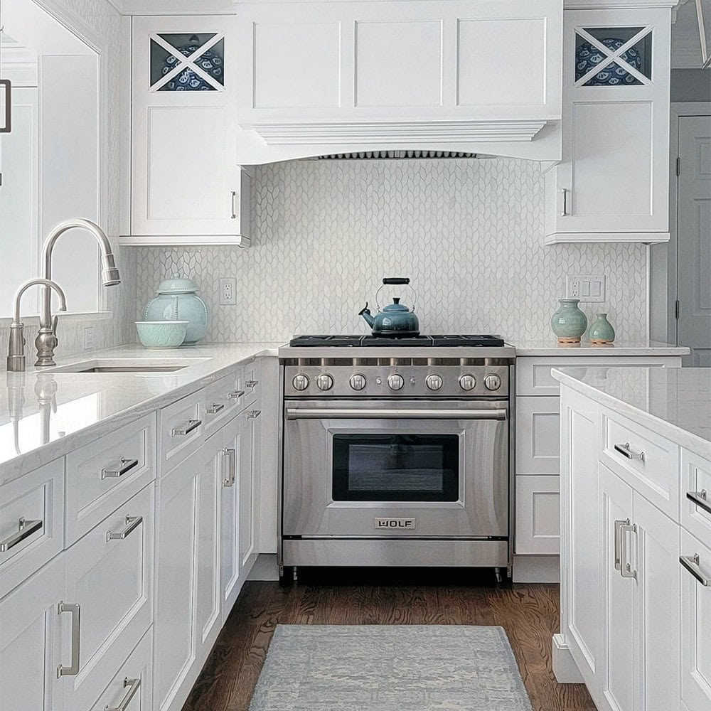 white cabinet backsplash ideas