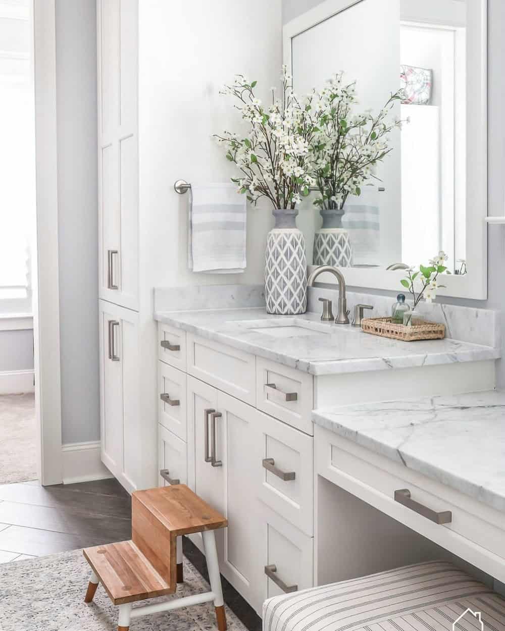 bathroom vanity with tile backsplash