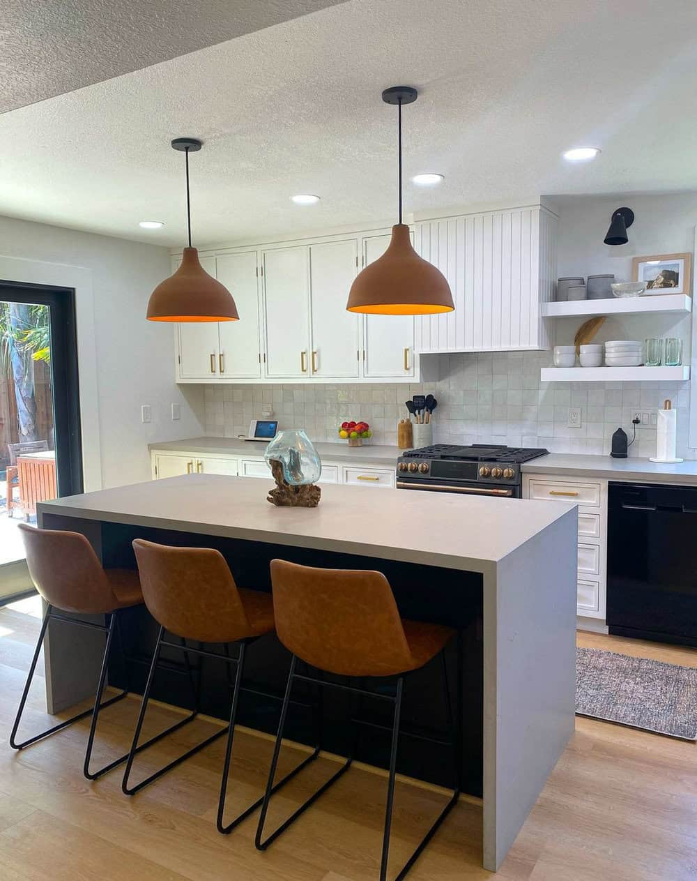 backsplash for white counters