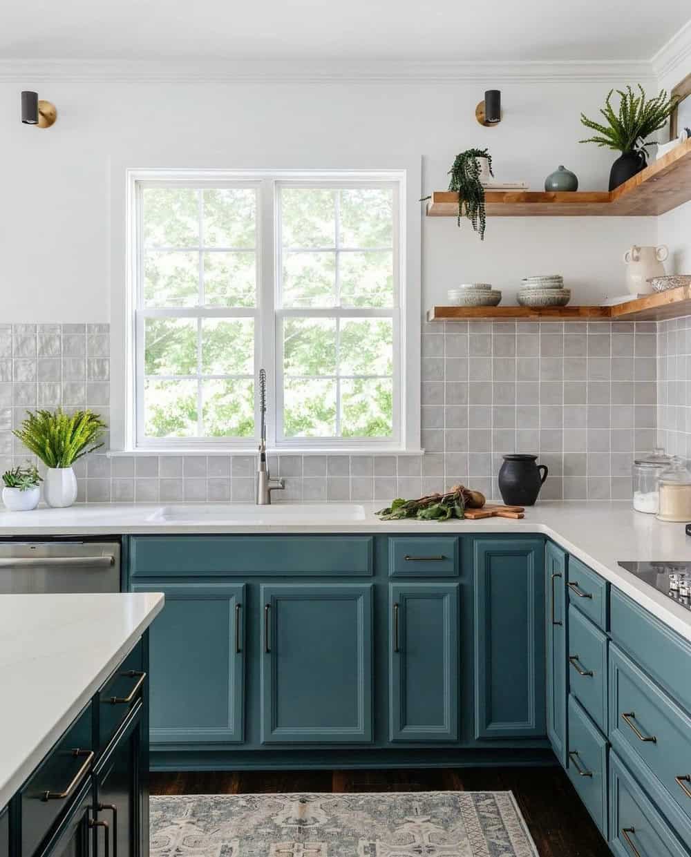 backsplash for white countertops