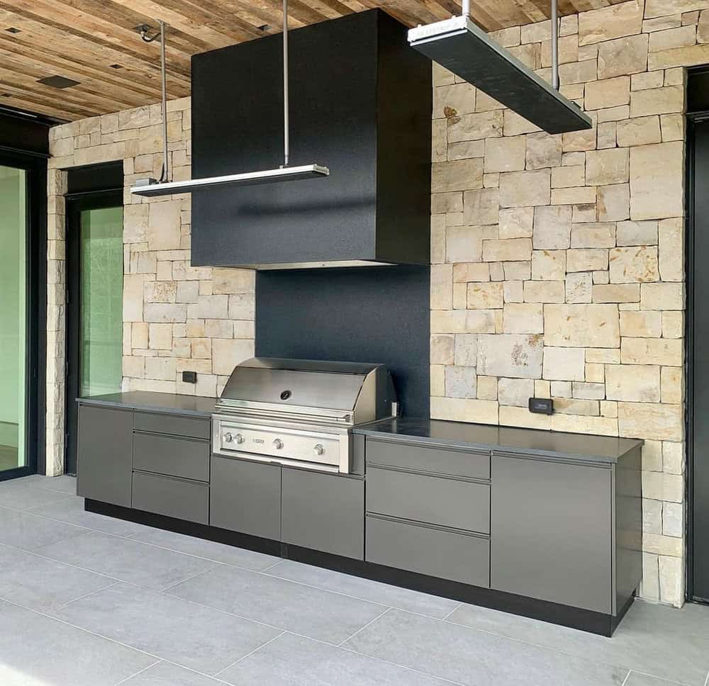 backsplash for outdoor grill