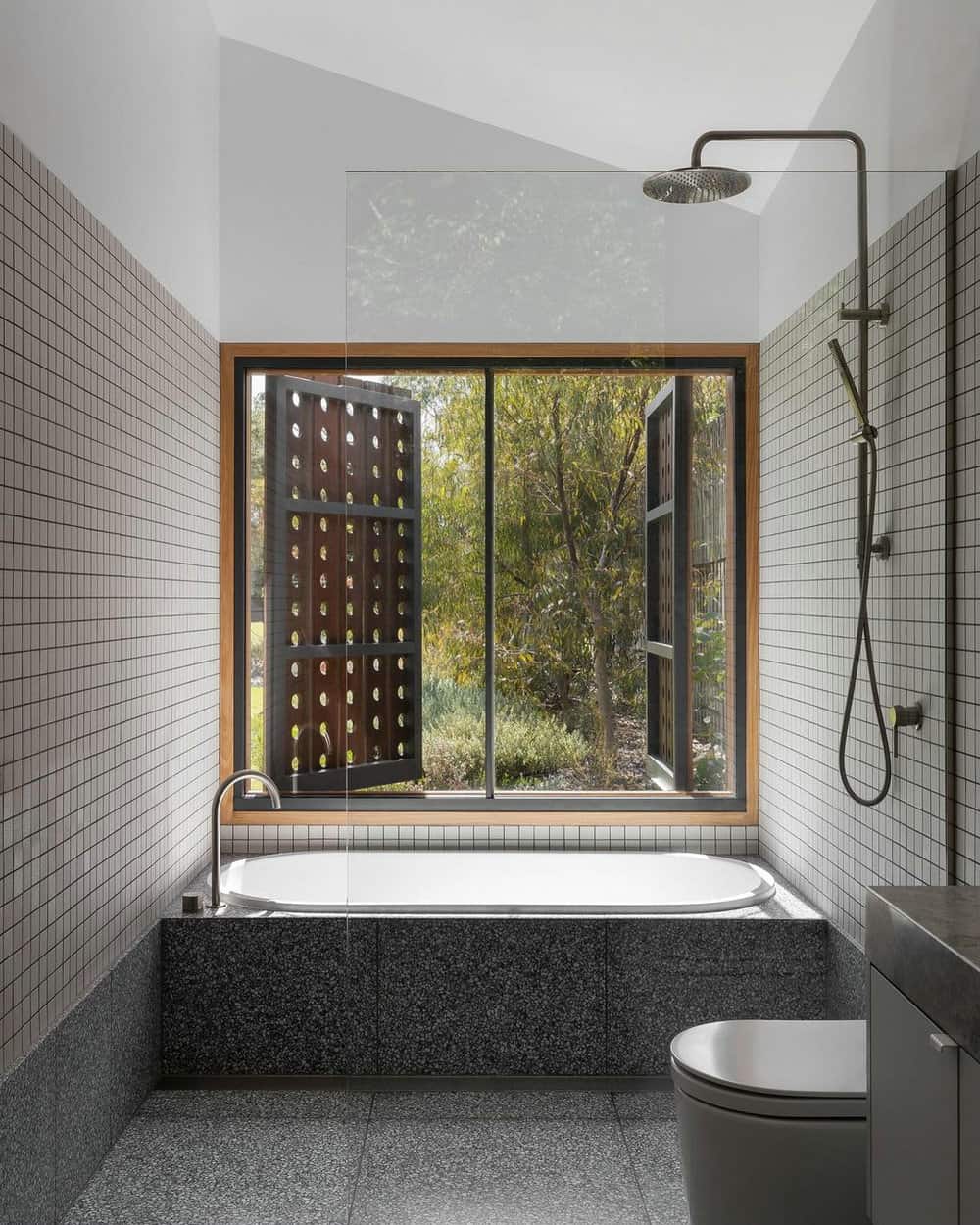 pictures of bathrooms with walk in tubs