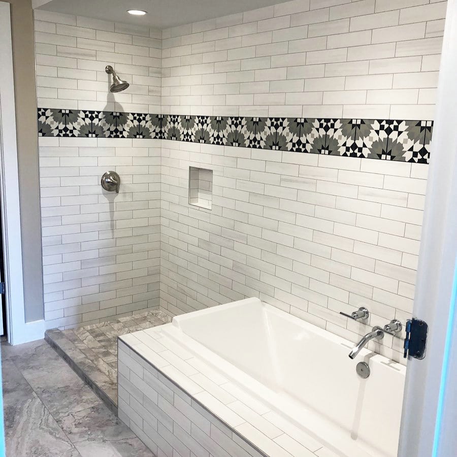 shower tile vertical accent stripe