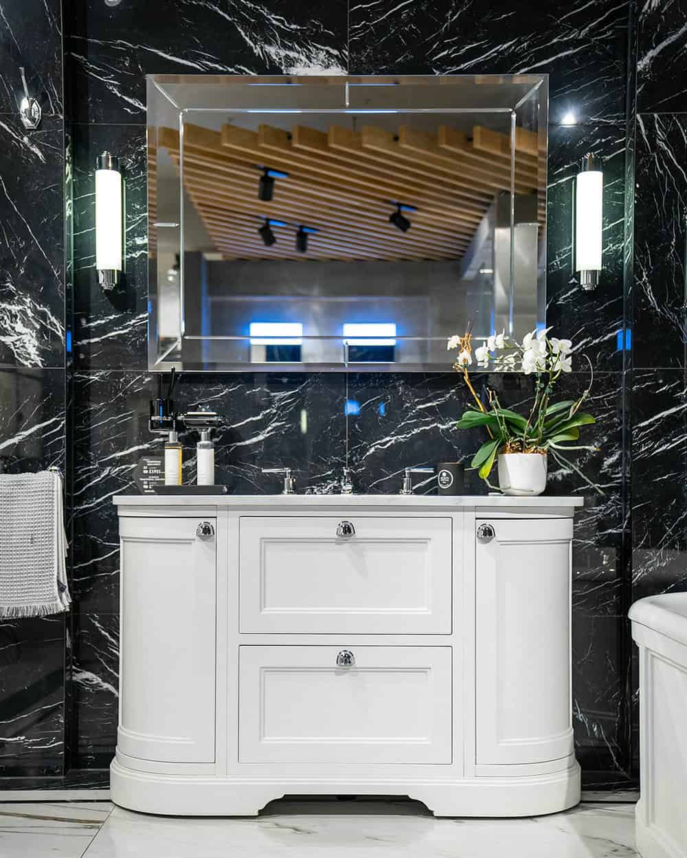 black marble tile bathroom